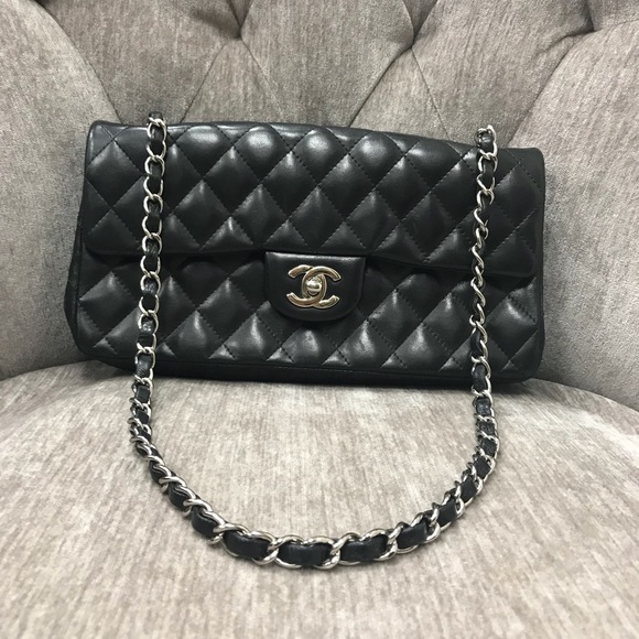 CHANEL Handbags - ✨Chanel shoulder bag ✨